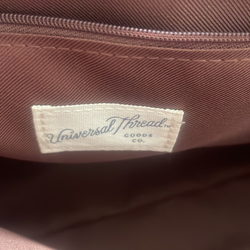 Universal Thread Purse - Picture 4 of 6